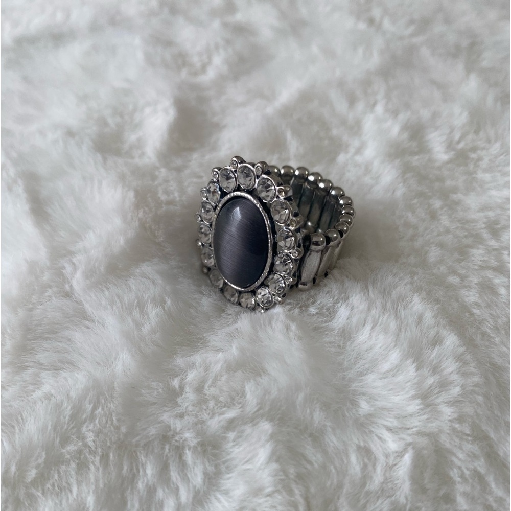 Beautiful New good condition ring